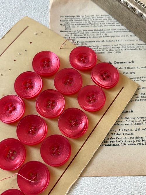 22mm フランス ヴィンテージボタン  1960年代〜 四つ穴 アクセサリーパーツ デコレーション材 カルトナージュ