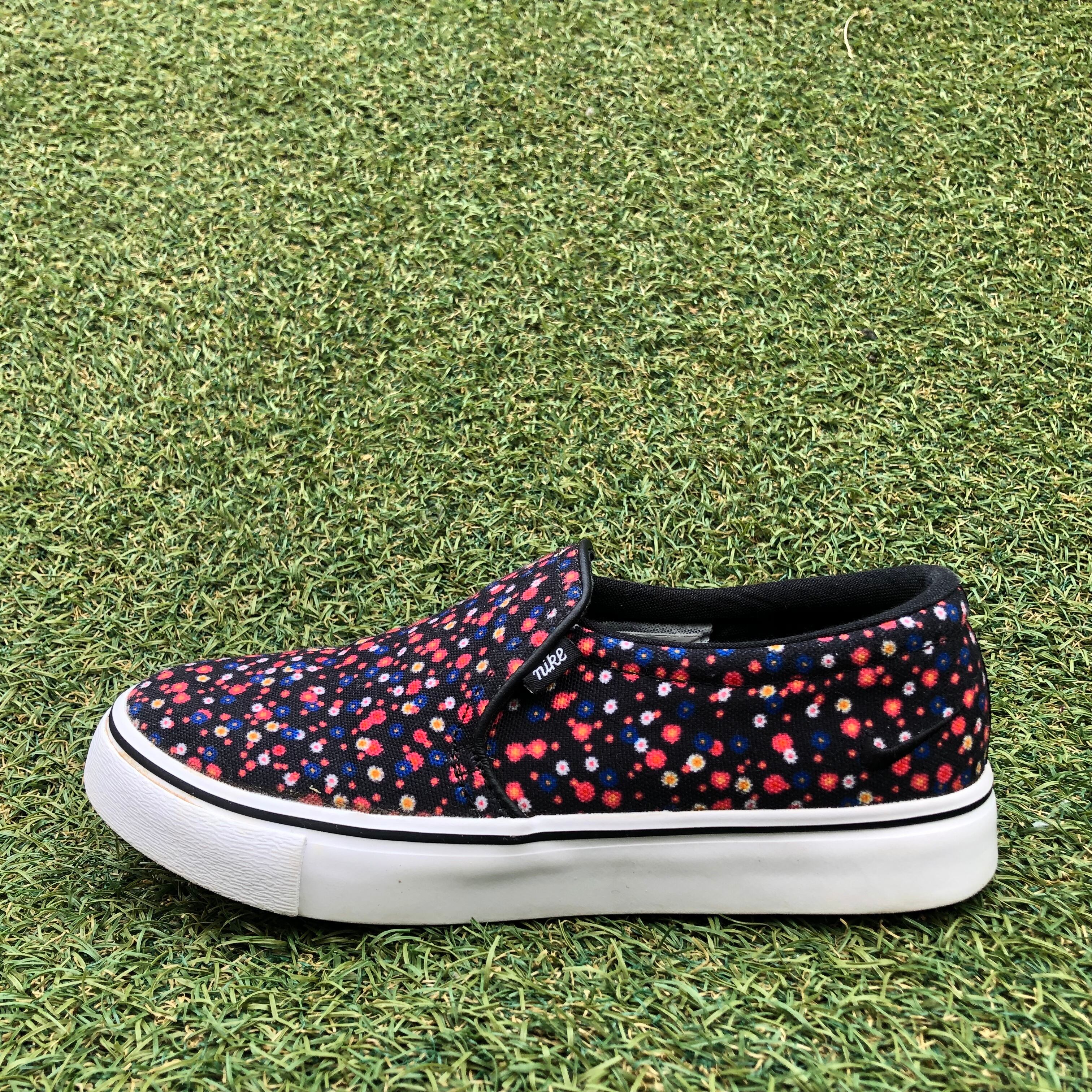 NIKE COURT ROYALE AC SLP SEナイキ コートロイヤル スリッポン HB192