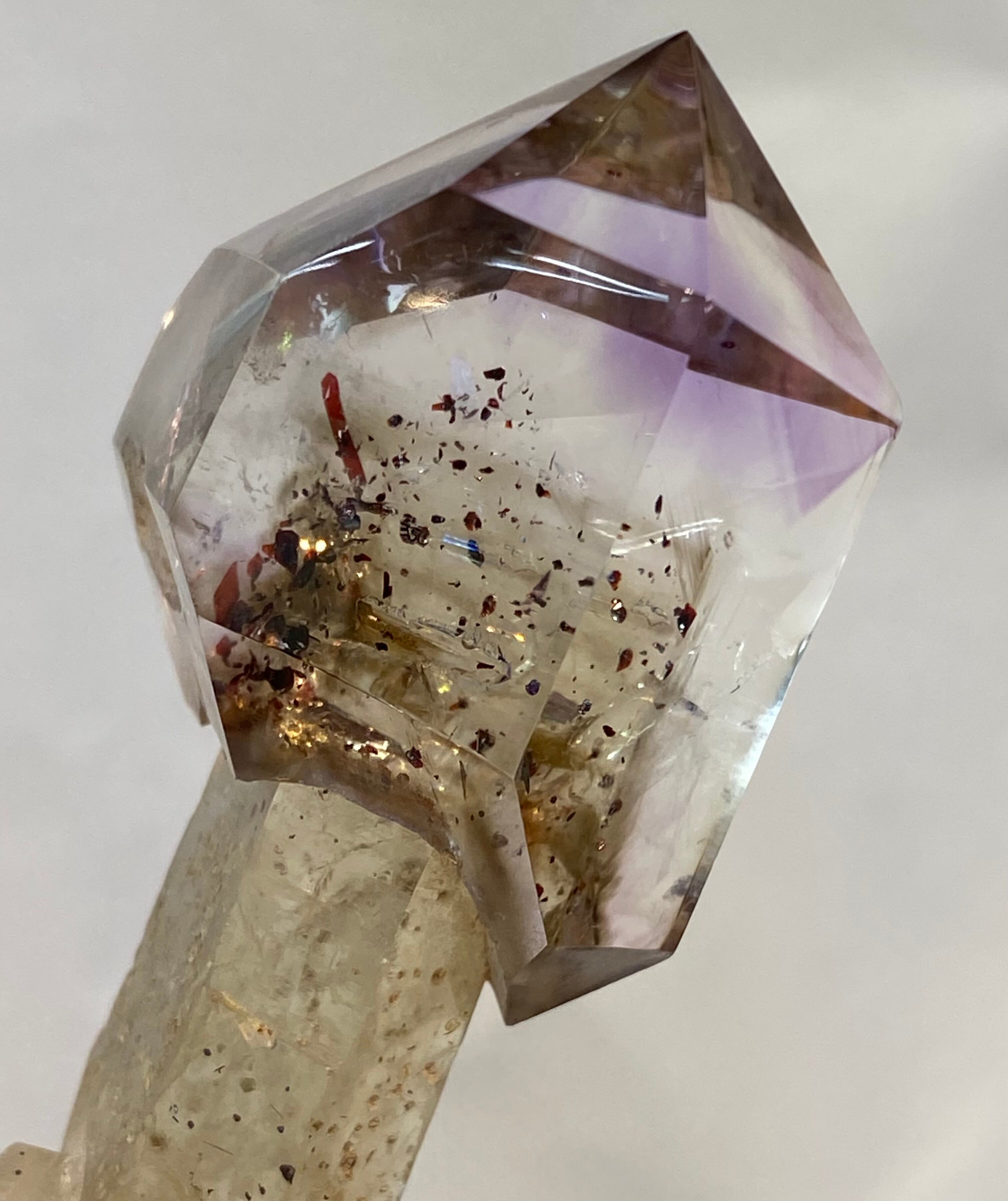 水晶　　天然石　7×10.5㎝ 超レア 虹入り！水入りスーパーセブンクォーツ 水入りファイヤクォーツ