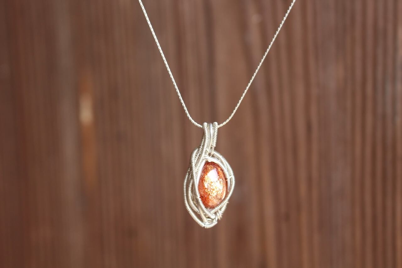 Sunstone silver925 wirewrapping pendant