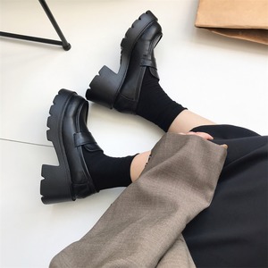 【送料無料】ローファー シューズ 靴 太ヒール チャンキーヒール ミドルヒール レディース シンプル カジュアル おしゃれ 大人可愛い かわいい お洒落 こなれ感 歩きやすい 疲れにくい 痛くない スタイルアップ 美脚 脚長 ブラック 黒 アプリコット 無地 20代 30代 40代 春 秋 通勤 通学 お出かけ デート 女子会