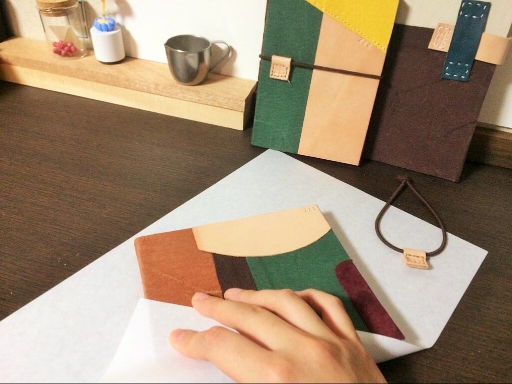 = zzz = A6変型 ゴム止め無地ノート