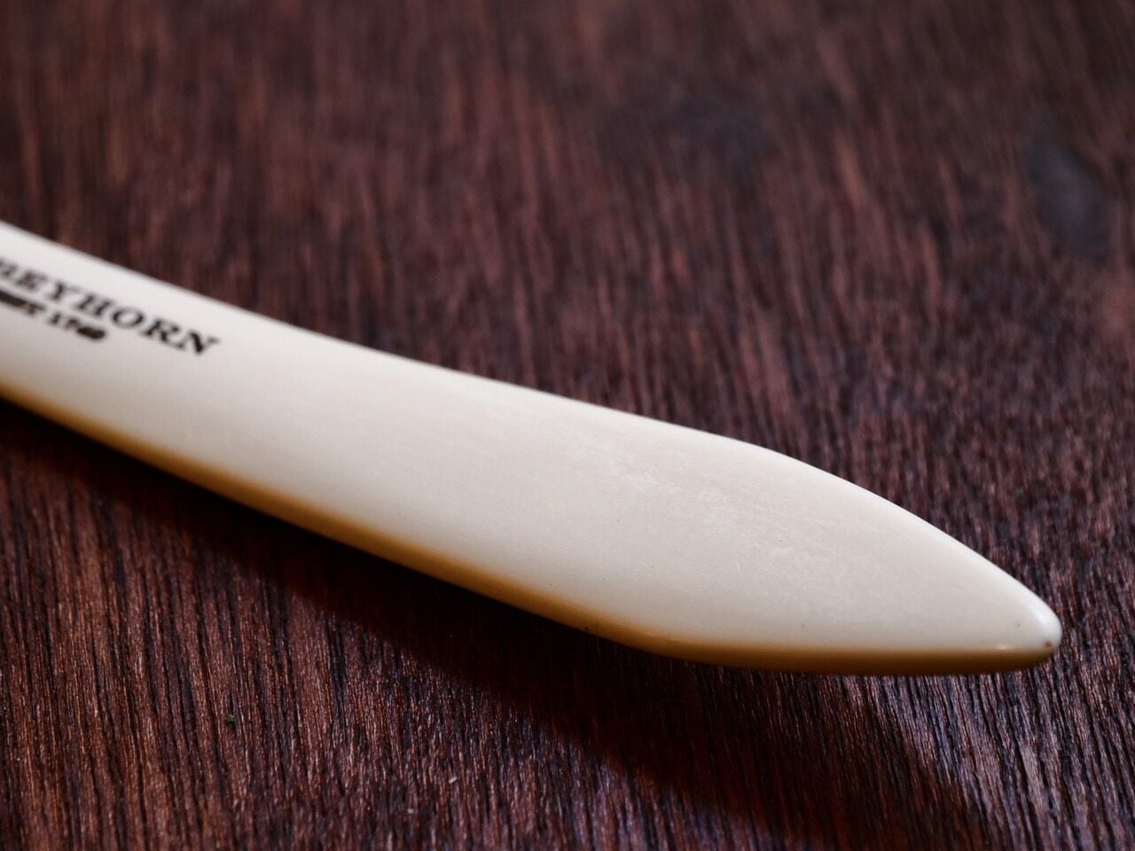 ABBEY HORN / Twisted Leather Stick | UNION WORKS ONLINE STORE