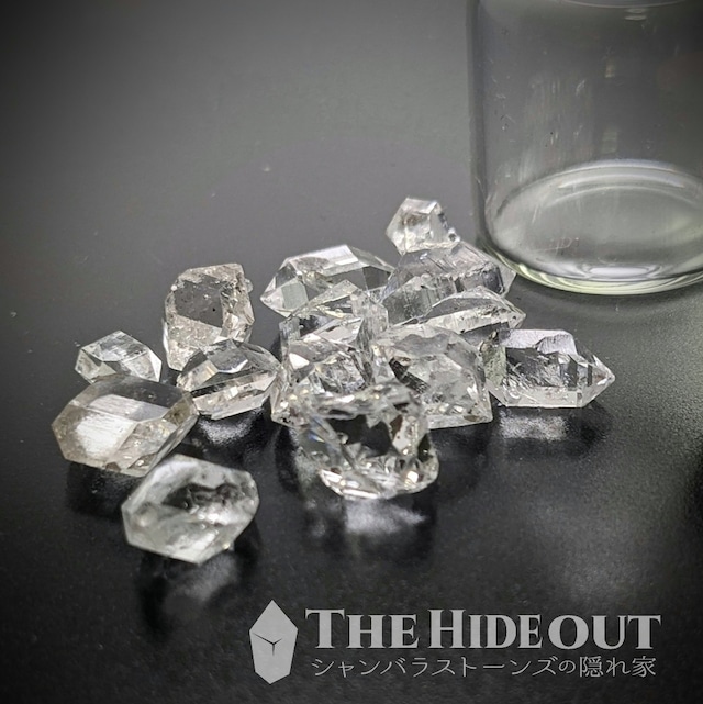 過去品アウトレット/B級品セール027 アメリカ産ハーキマーダイヤモンド小瓶　小瓶にもりもりお買い得プライスにしました