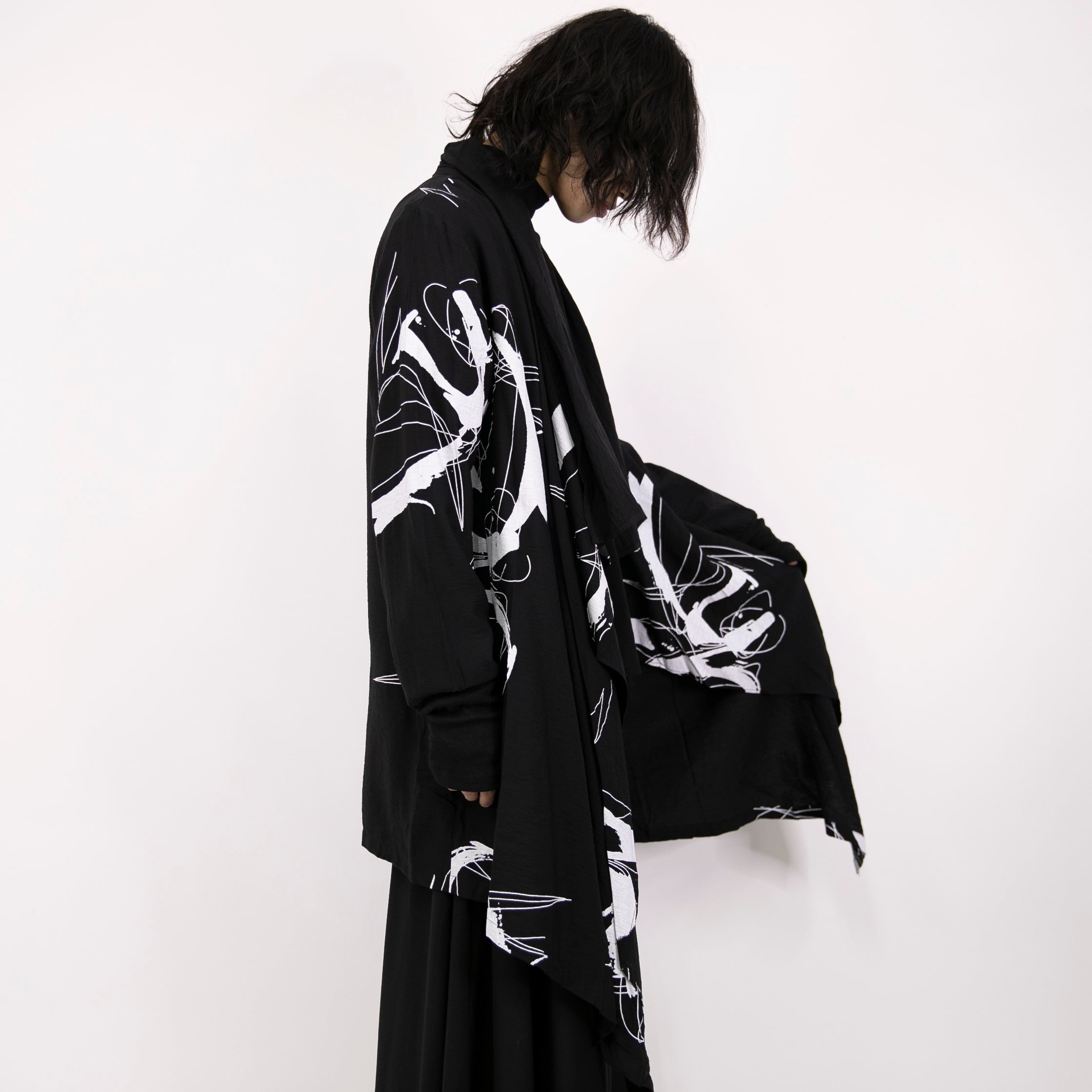 Le sucood】【お支払い確認後20日以内発送】和風 総柄ドレープコート Le sucood】【お支払い確認後20日以内発送】和風 総柄ドレープコート