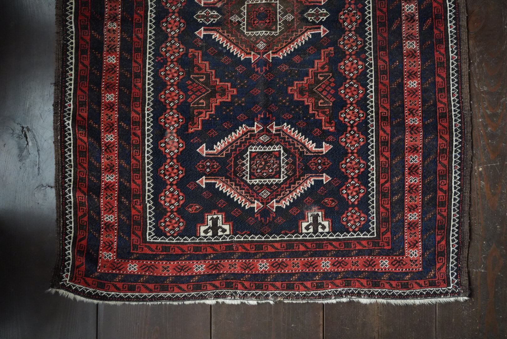 【AA10】美しき遊牧民ラグの秘宝|アンティークバルーチ