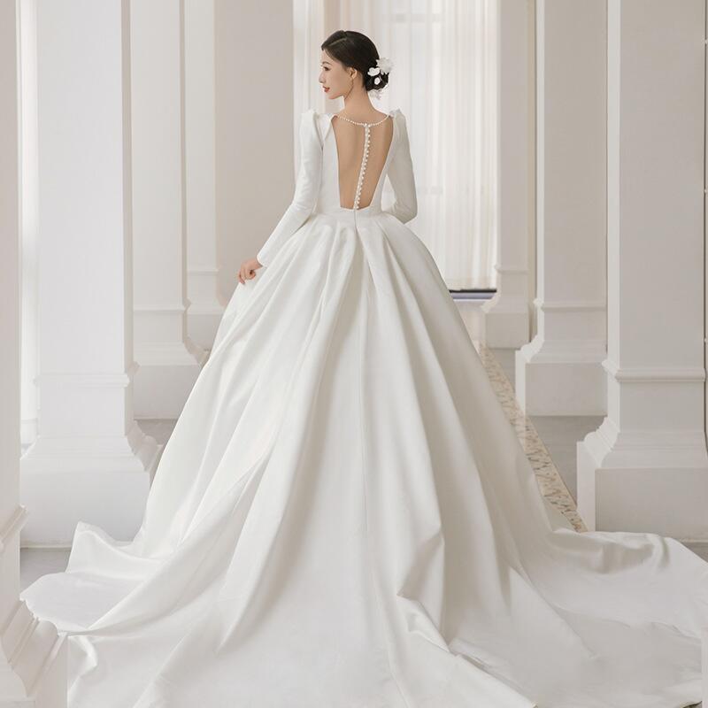 ウェディングドレス ホワイト プリンセスライン Vネック 長袖 背中見せ エレガント 花嫁 ウェディングドレス