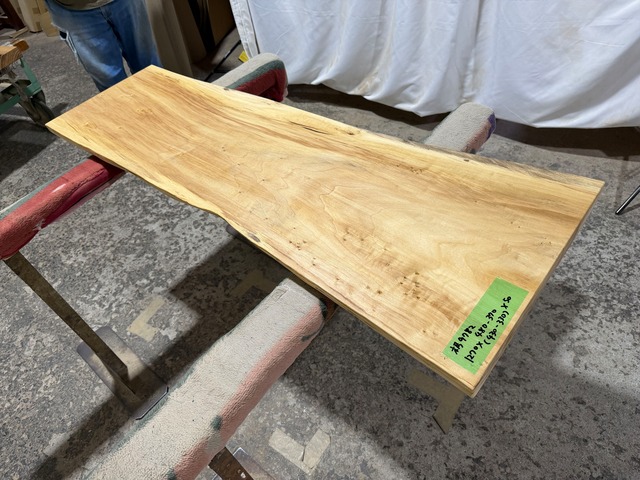 トチ9782 トチの木　一枚板無垢 乾燥材　1270x480-370x50mm テーブル　棚　テレビ台　カウンター　センターテーブル　窓台 　橡　栃
