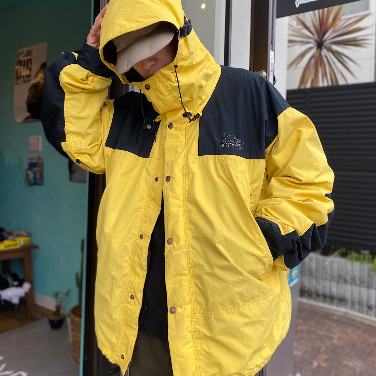 希少 USA製 最初期モデル 90年代 ビンテージ THE NORTH FACE ザ ノースフェイス マウンテンガイドジャケット マウンテンパーカー  GORE-TEX ゴアテックス メンズXL 古着 90s ヴィンテージ ビンテージ イエロー 黄色【アウトドアジャケット】【VC】 | cave