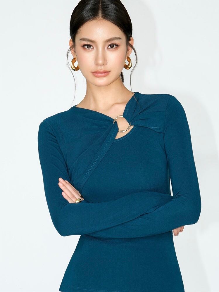 リングディテールツイストトップ