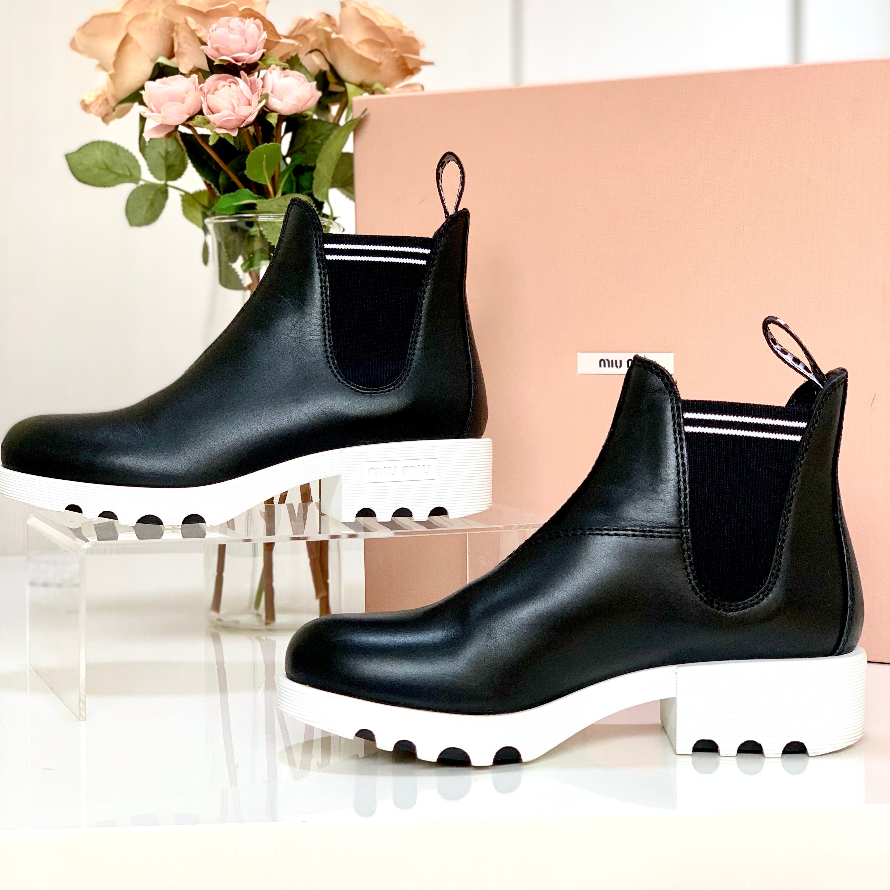 ポスターフレーム 美品❤️ミュウミュウ ロゴ ヒョウ柄 ニットブーツ