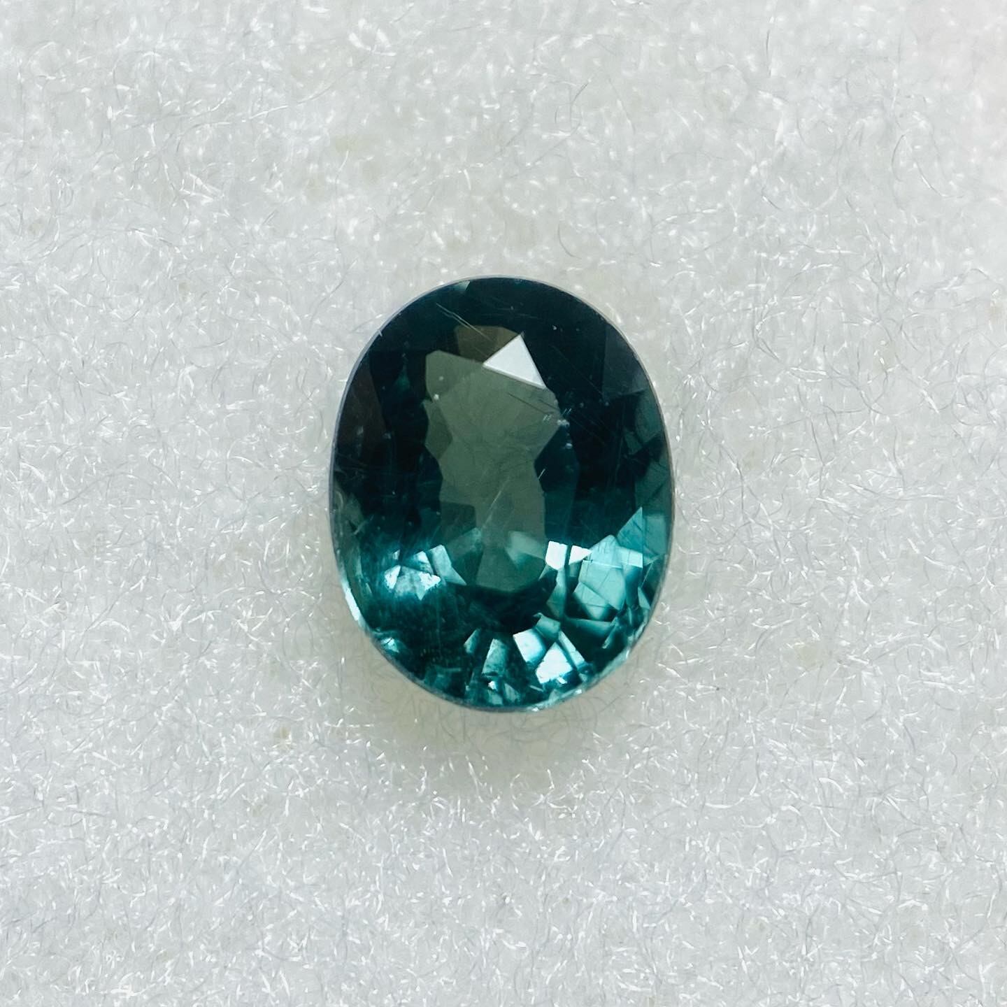 変身する石 ベキリーブルーガーネット4