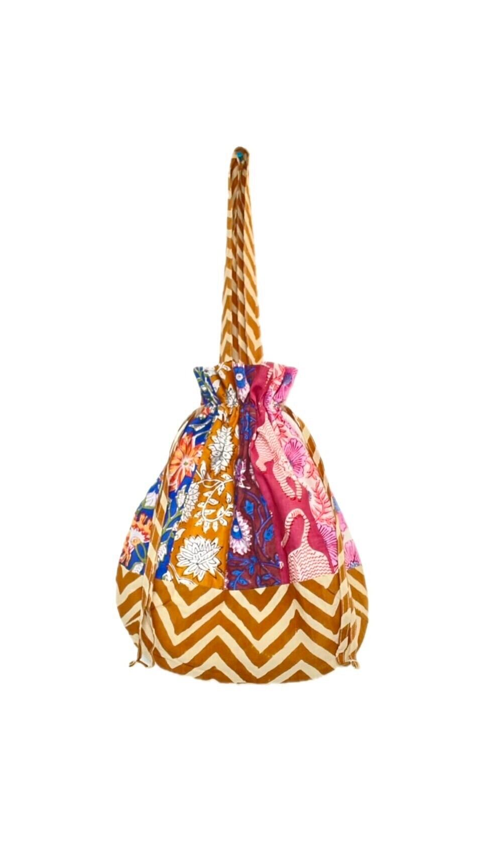 □MARCO MASU□マルコ マージ□ハラコ・ゼブラ柄巾着BAG□程よいサイズ □MARCO MASU□マルコ マージ□ハラコ・ゼブラ柄巾着BAG□程よいサイズ