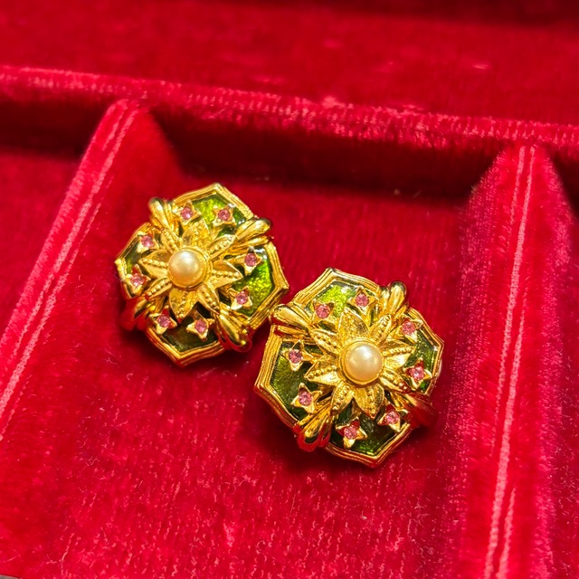 vintage “JOAN RIVERS” earrings