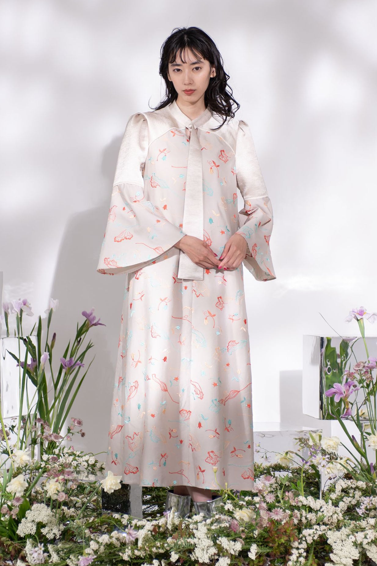 Flower Mirror Embroidery Mix Dress BEIGE | Arobe OFFICIAL ONLINE STORE