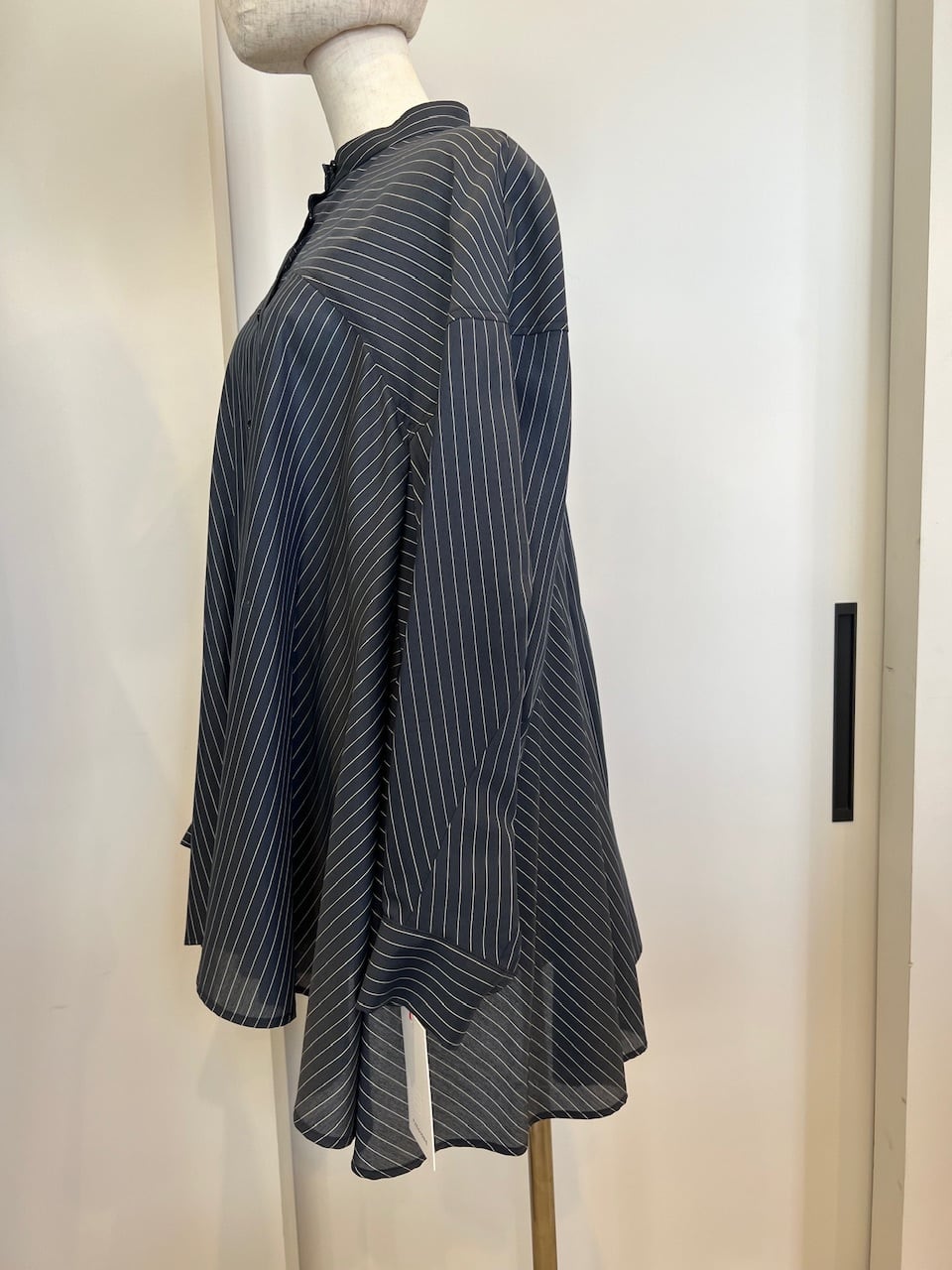 【PASSIONE】ストライプフレアシルエットシャツ