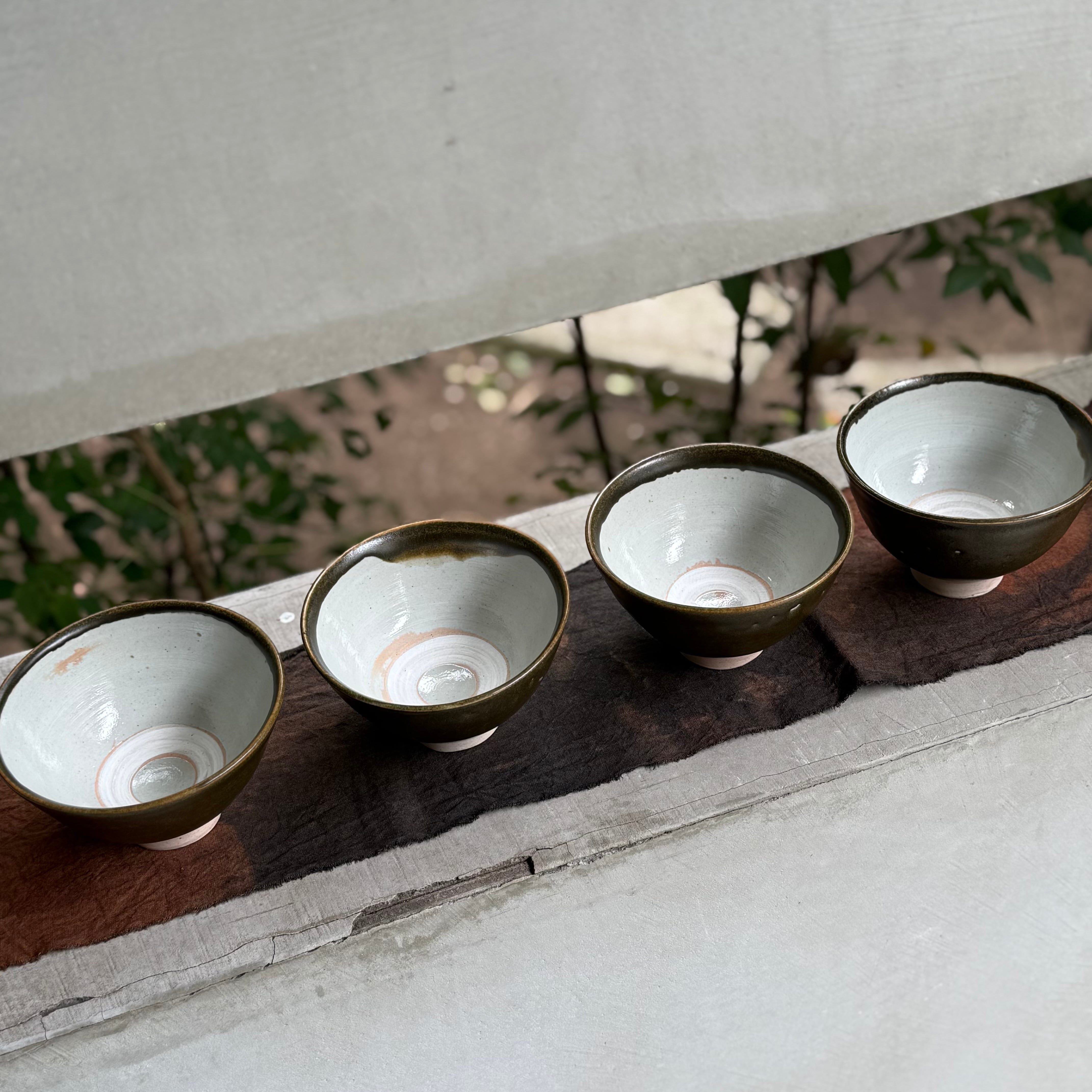 清水善行 黒釉掛け分け碗 | gallery 一白