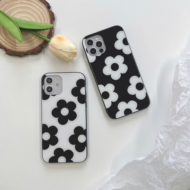 Black&White flower pattern glass iphone case