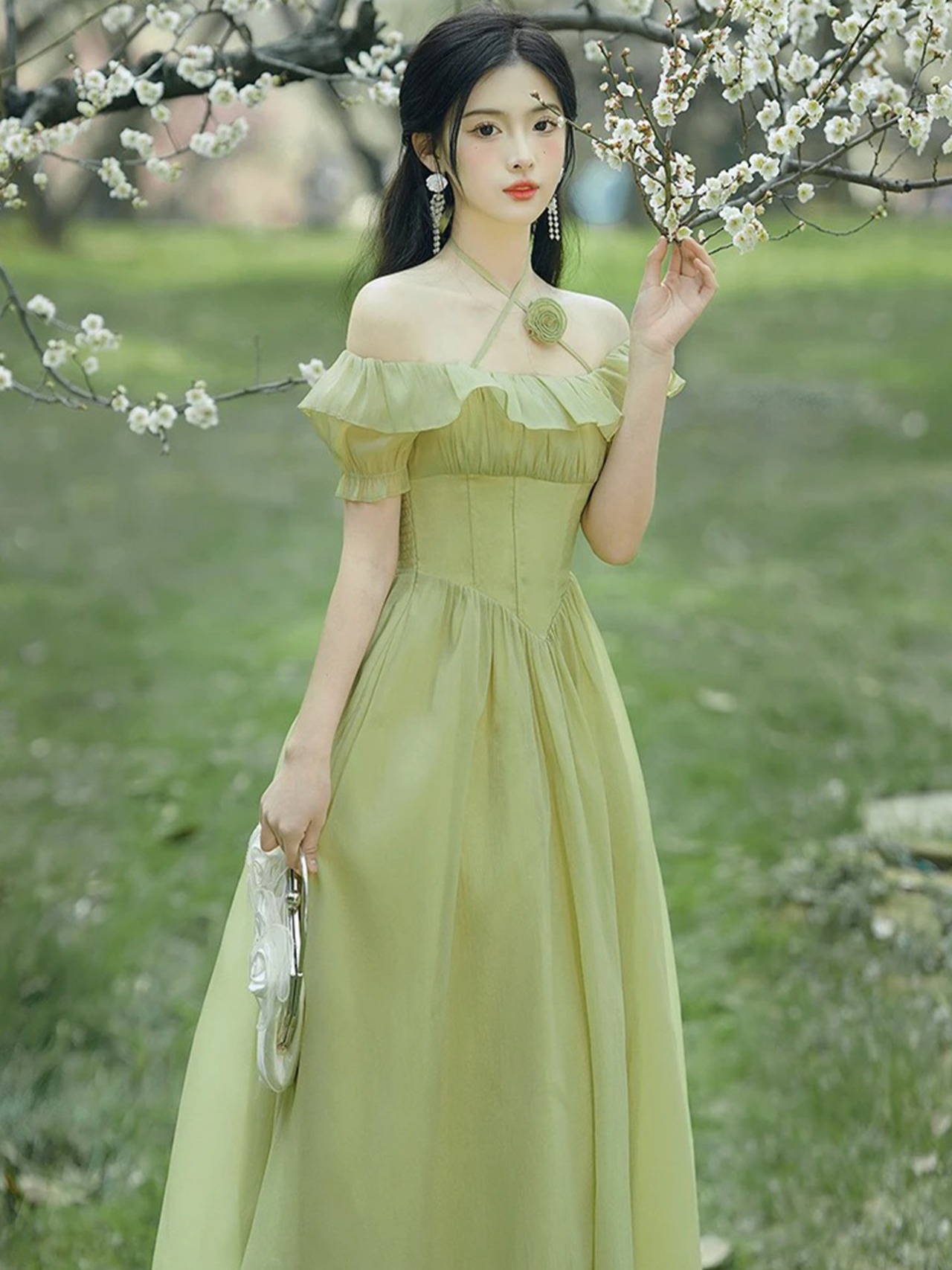 【0010】Off Shoulder Cross Neck Short Sleeve Dress