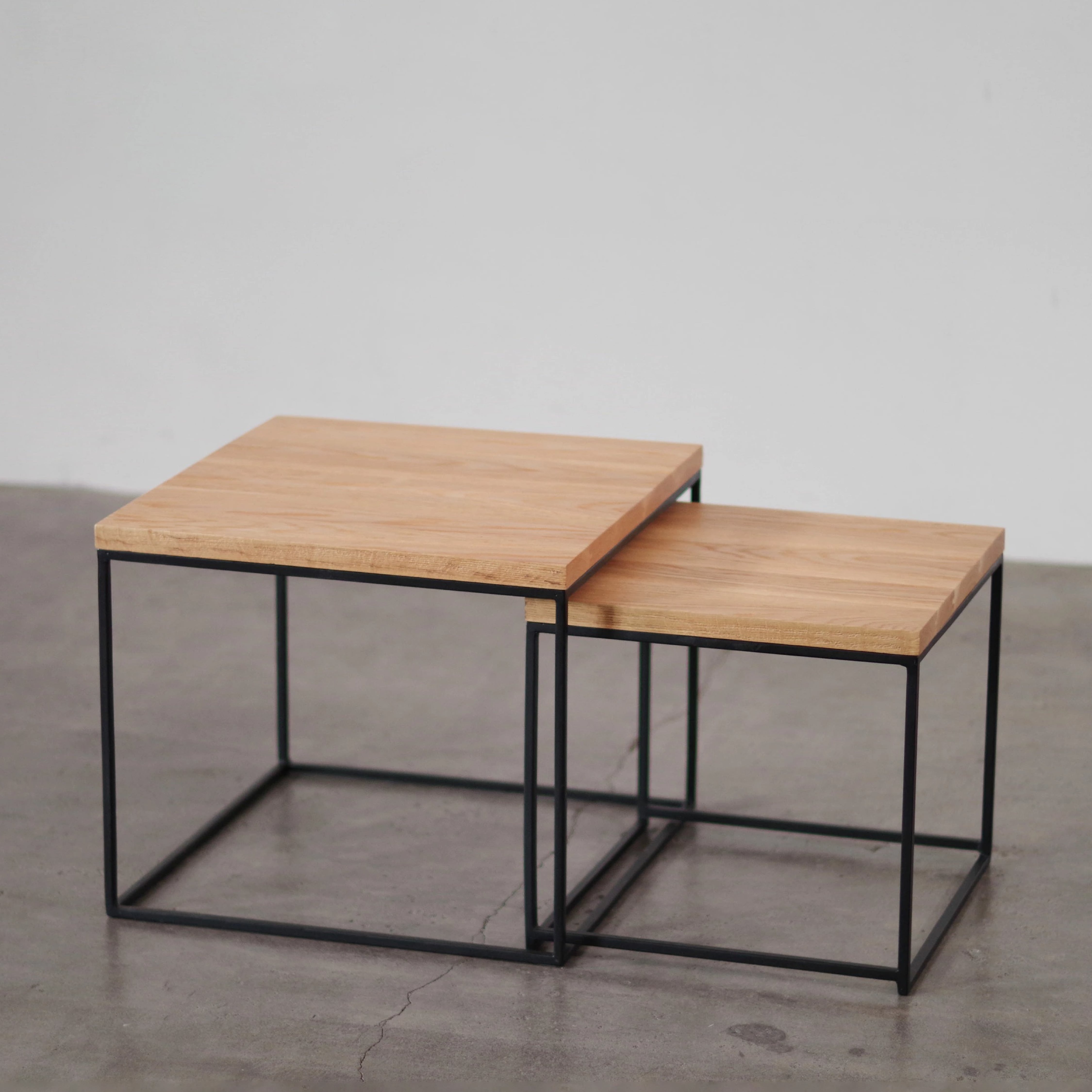 OAK NEST TABLE