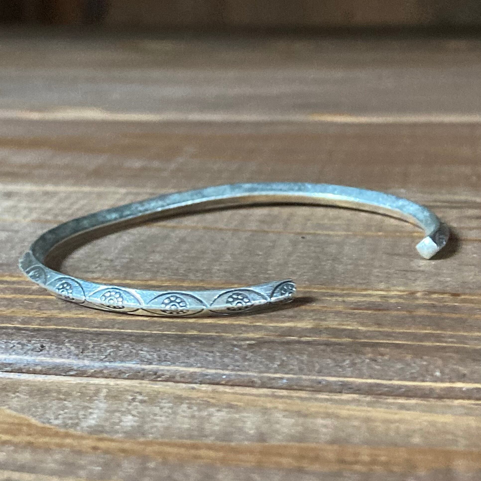 新品 カレン族 カレンシルバー バングル ブレスレット 民族 花