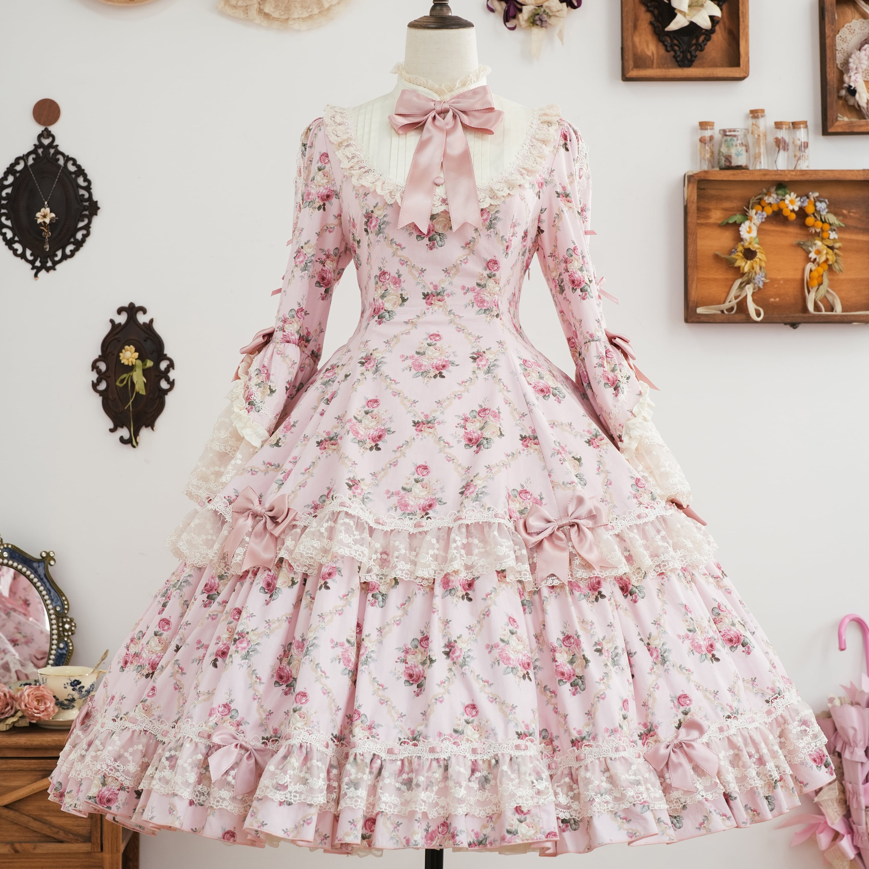 moon afternoon 月の王冠 薔薇ブーケワンピース Fashion Show】フローレンス・ブーケ ラウンドヨークワンピース