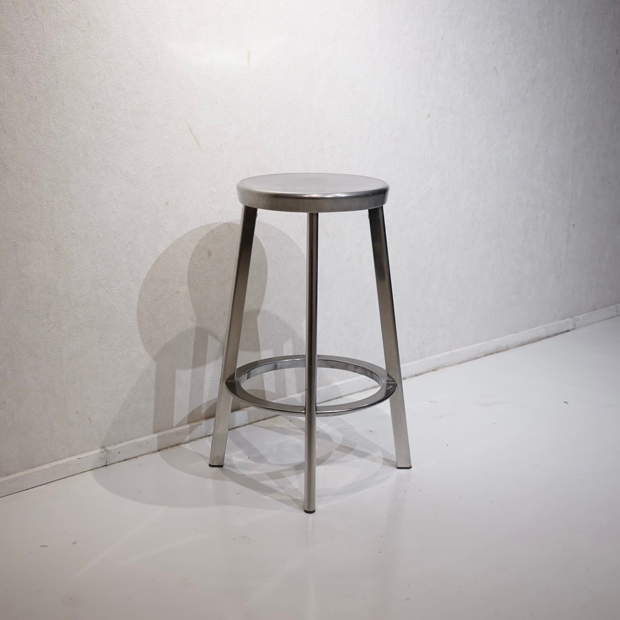 MAGIS マジス DEJA-VU STOOL デジャヴ スツール アルミ製 ハイスツール ハイチェア カウンターチェア バースツール 椅子 チェア デザイナーズ モダン インダストリアル ホテルライク