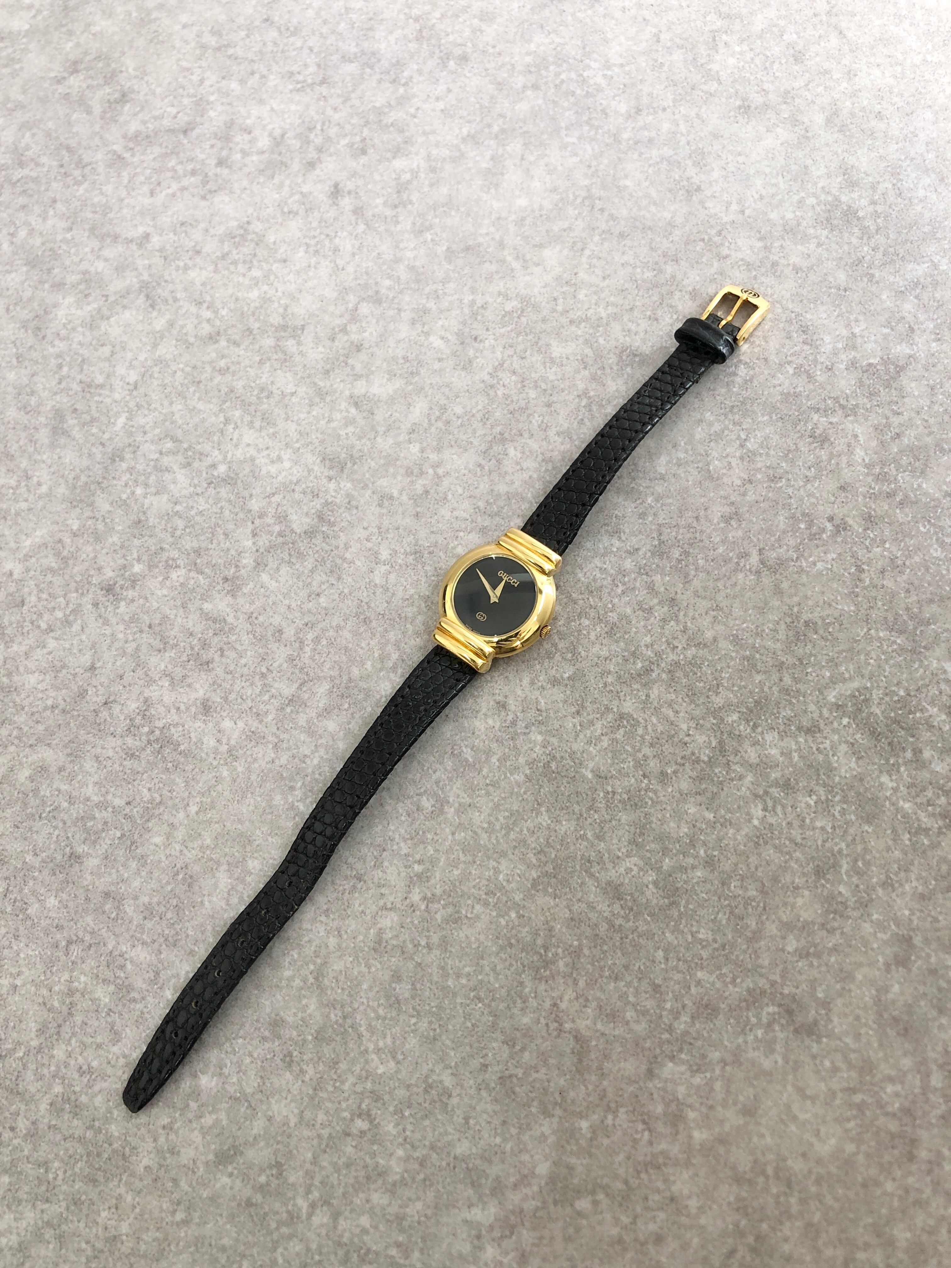 ✨️美品✨️グッチ腕時計　ゴールド　ブラックレザー GUCCI グッチ 腕時計 ゴールド ブラック レザー リザード型押し