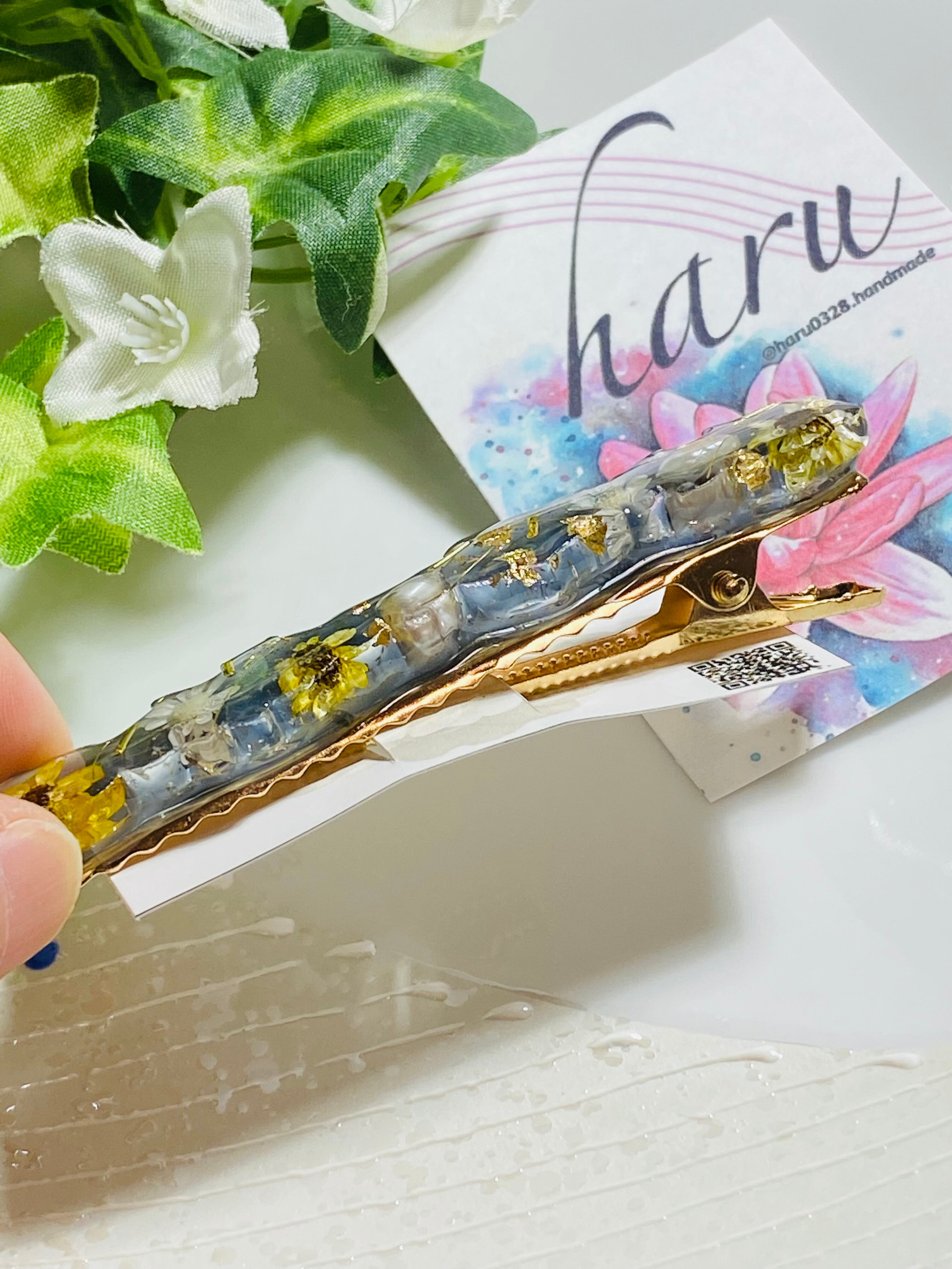 レジンヘアクリップ ハンドメイドアクセサリー レジン スターフラワー