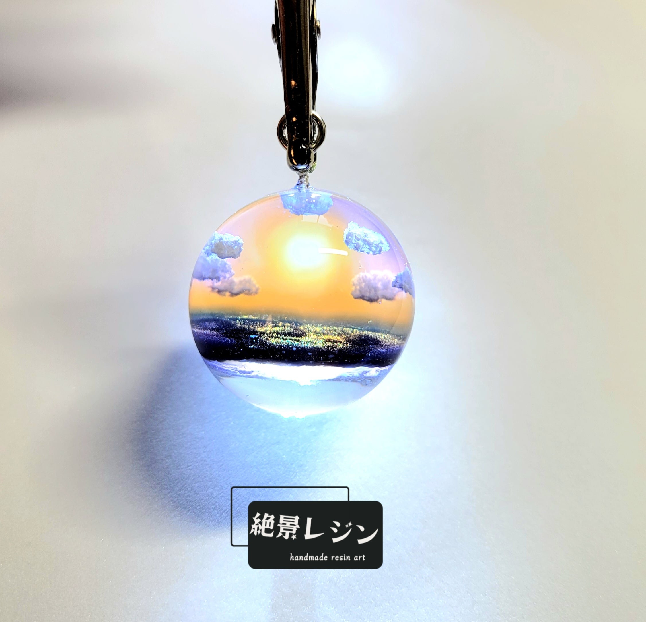 ♥️幻想的な夕焼けの海♥️ ハンドメイド レジン キーホルダー | 絶景