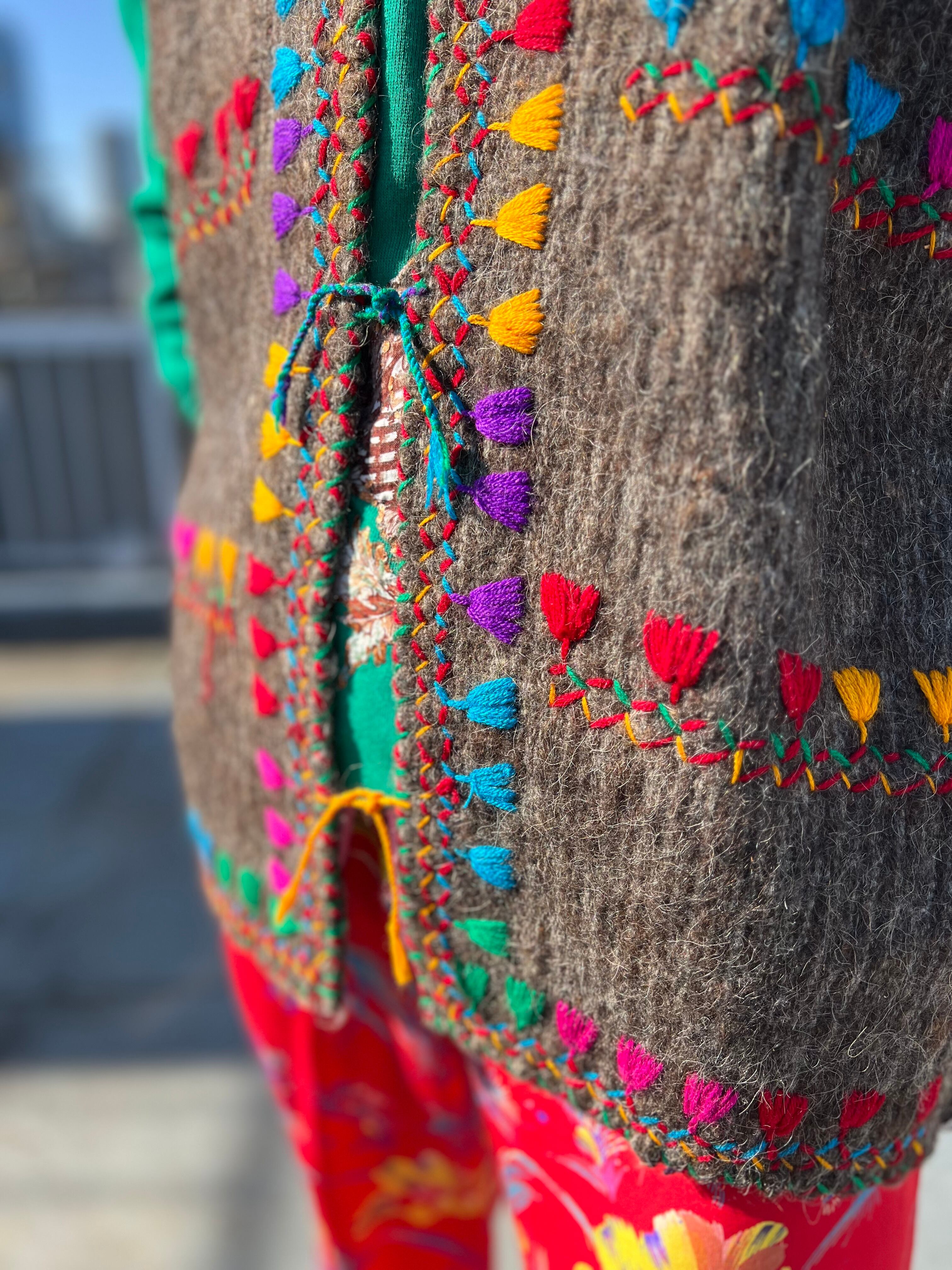 Vintage Guatemala wool embroidery vest (ヴィンテージ グアテマラ
