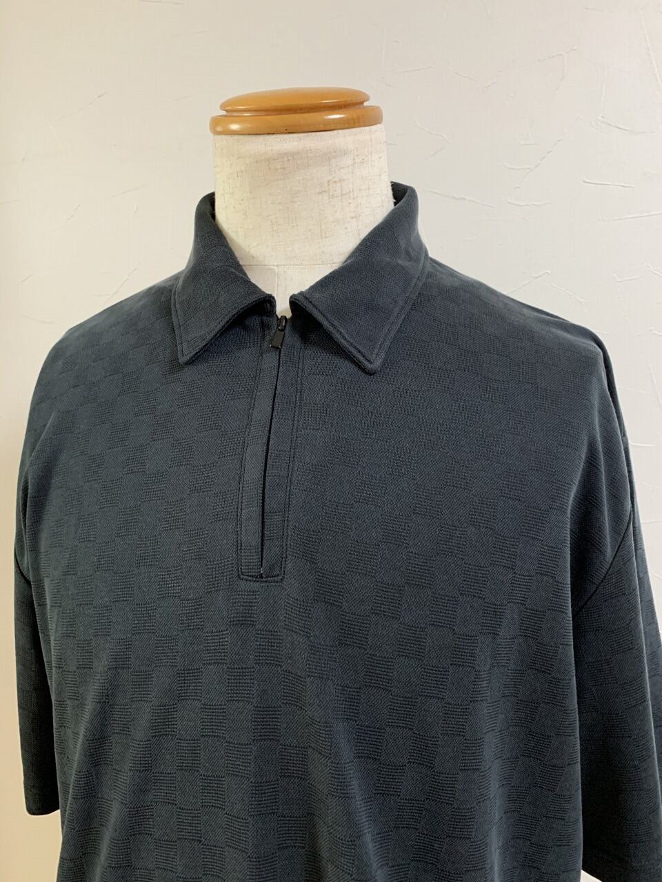 Woven Design Zip-Up Polo Shirt
