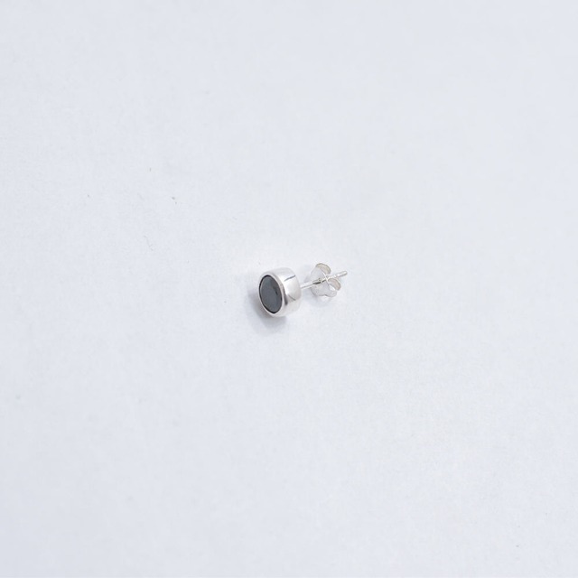 シルバー925 ストーンモチーフデザイン スタッドピアス silver pierce 耳飾り ブラック アクセサリー 片耳のみ
