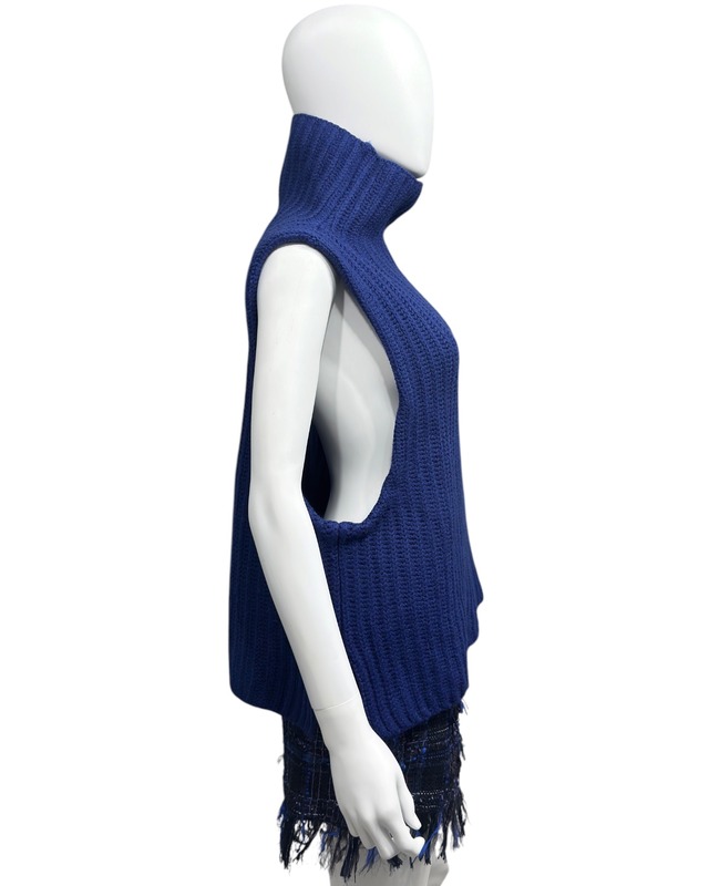 AW2000 GUCCI BY TOM FORD SCARF KNITTED VEST