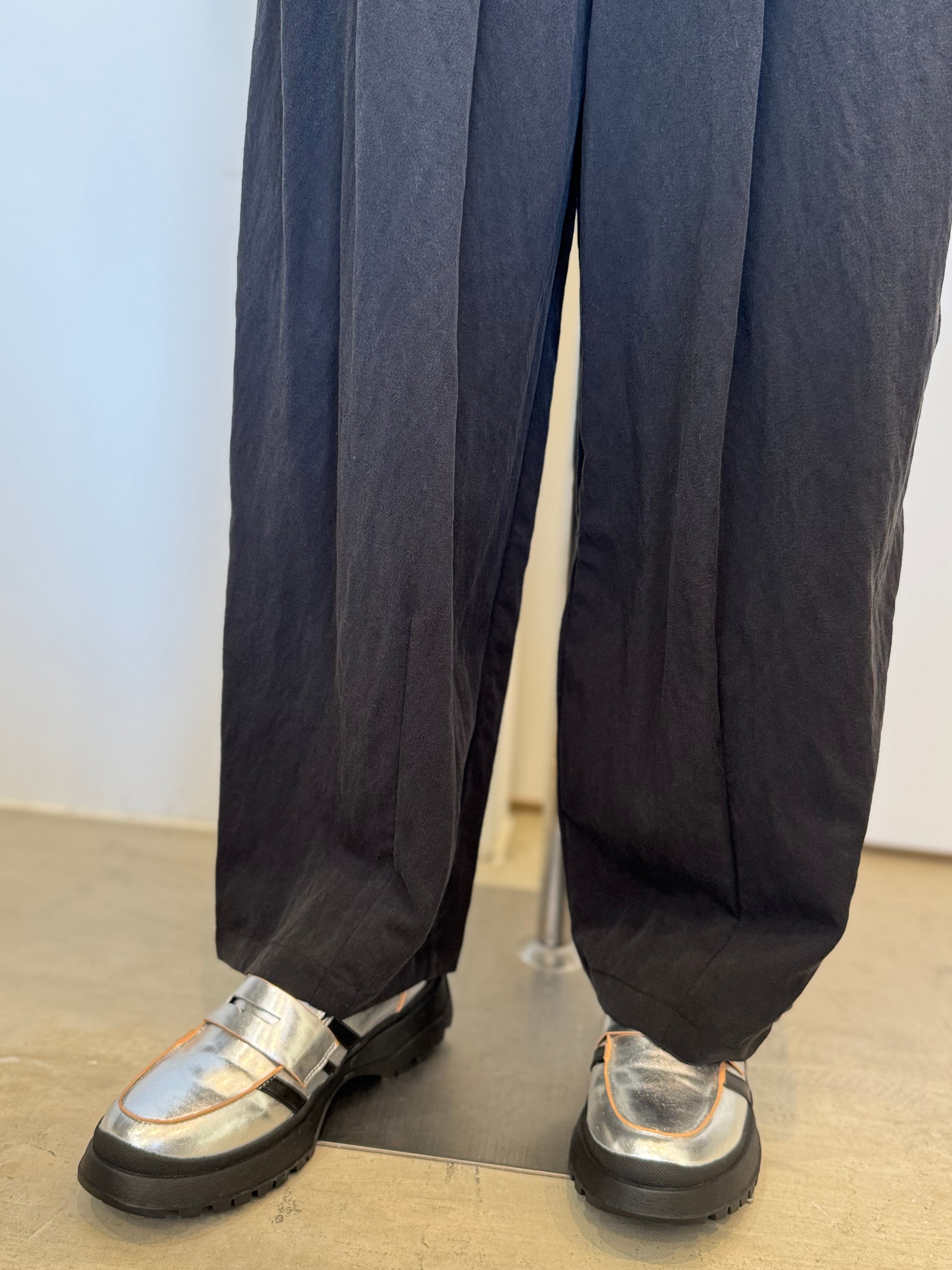 【CHIGNON】フロントタックカーヴィーパンツ　3261-026MK