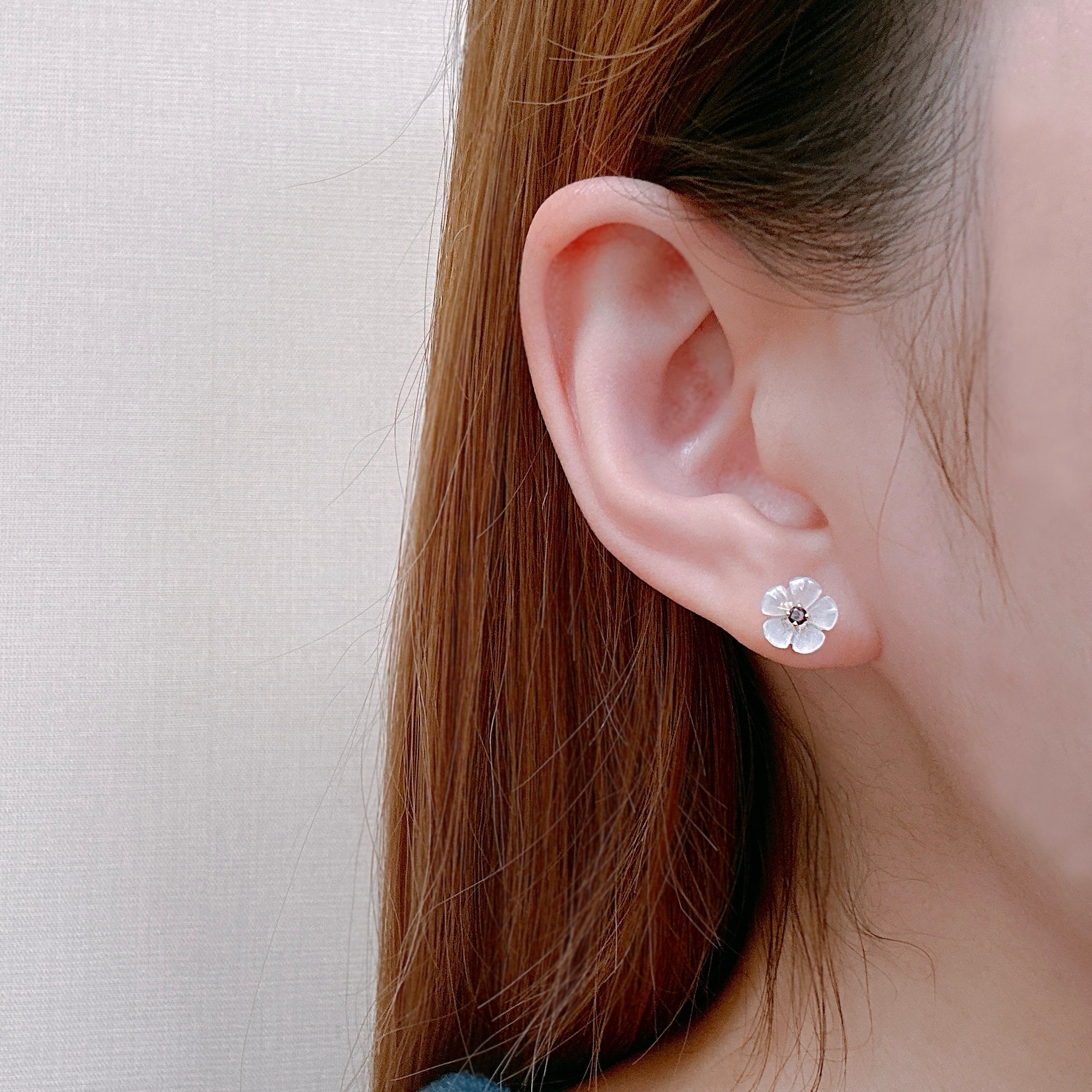 K18YG パープルダイヤ シェル ピアス D 約 0.06ct | KOHOSHOKAI