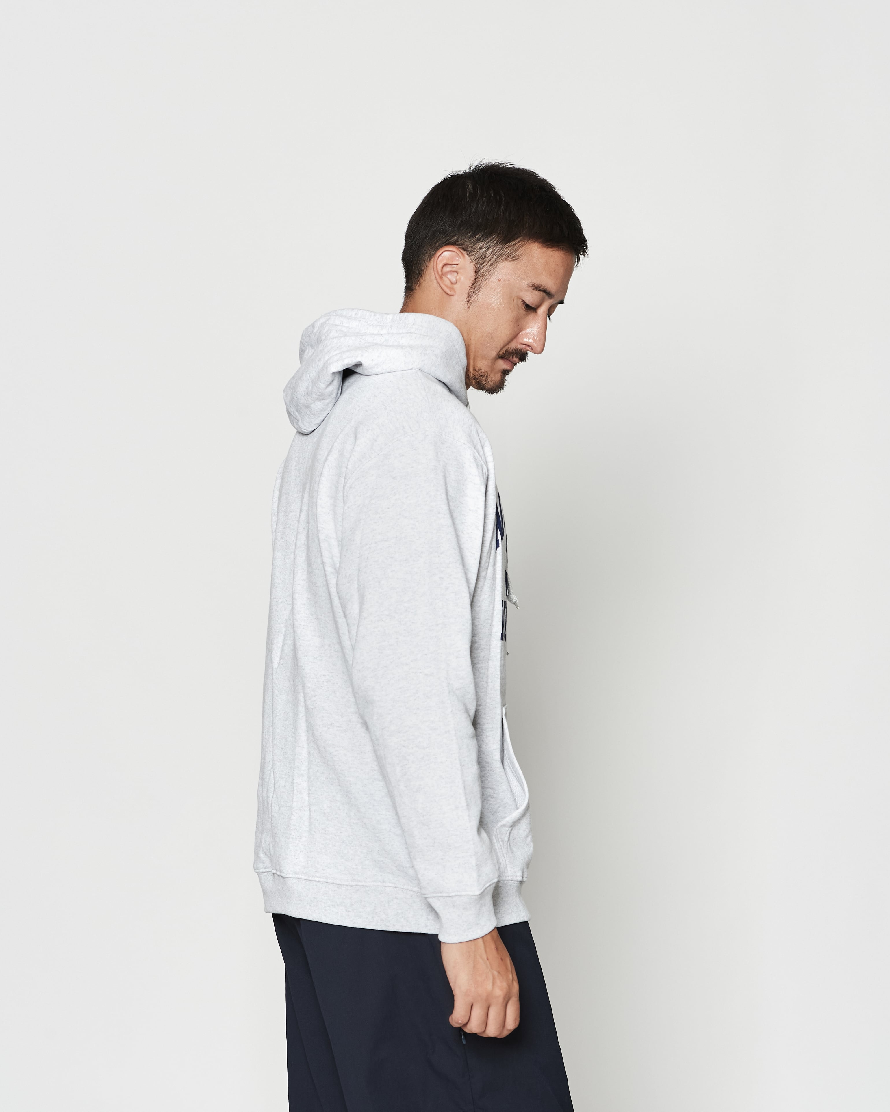muta MARINE × ACANTHUS カレッジロゴ パーカー | ACANTHUS ONLINE STORE
