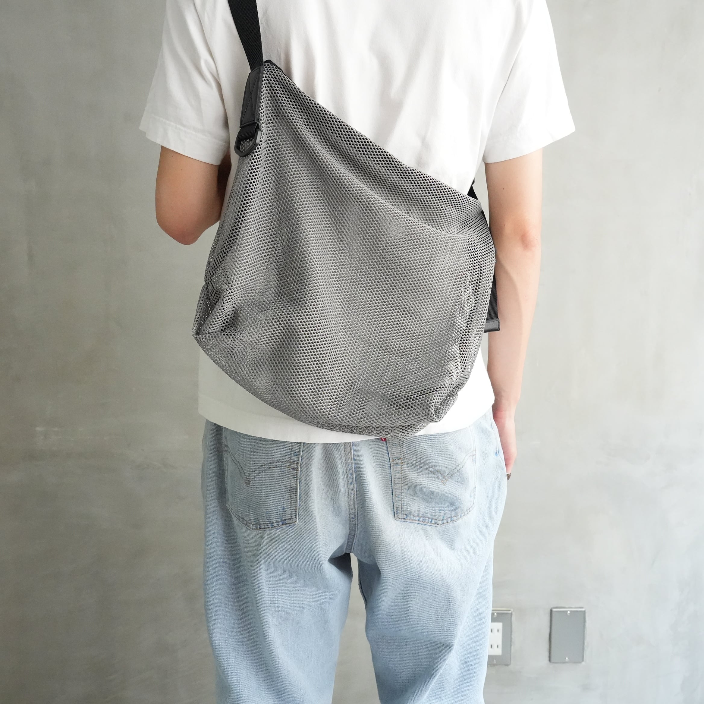 Brick / Mesh Zip Shoulder Bag Gray | LAND Lifestyle Shop