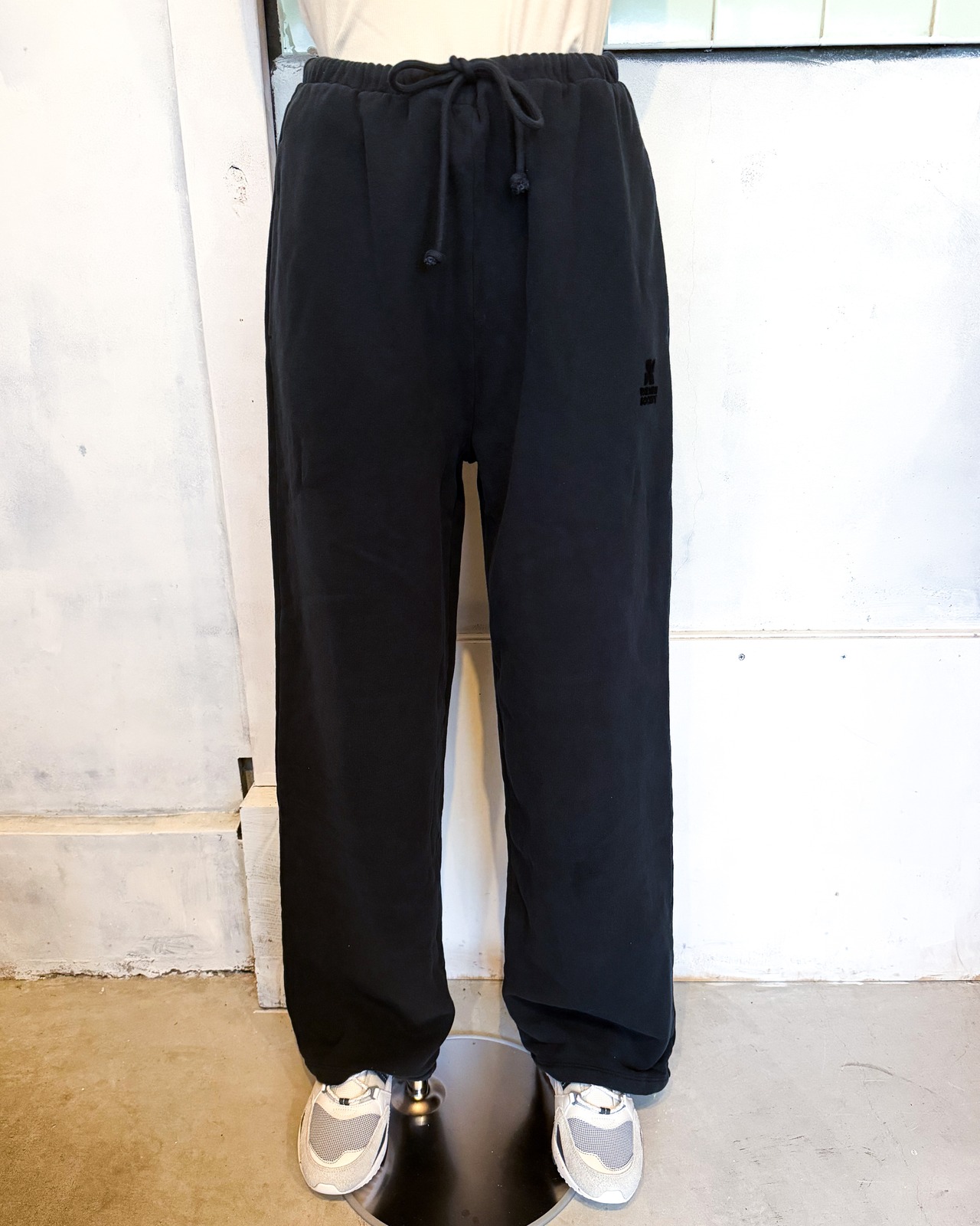 【THE  NEW SOCIETY 18Y】TNS LOGO TEEN JOGGING MOONLESS NIGHT