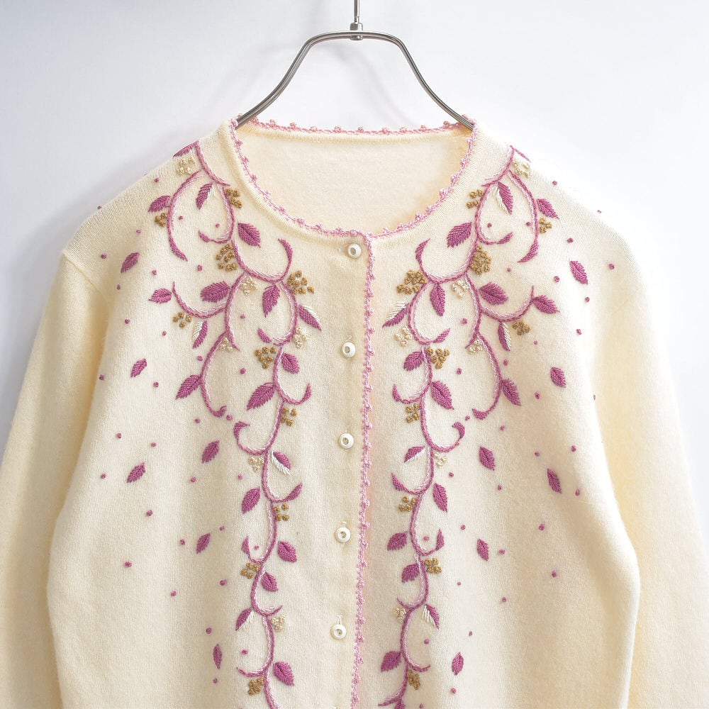 60~70s Embroidery designボタニカル フラワー刺繍 デザイン クロシェトリム ウールニットカーディガン アイボリー ピンク ヴィンテージ ビンテージ 古着 レディースXS相当