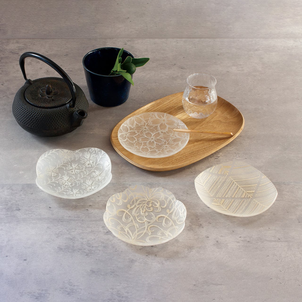 toumei × 伊と幸 絹織物 まめざら 11cm 豆皿 和食器 大王松菱