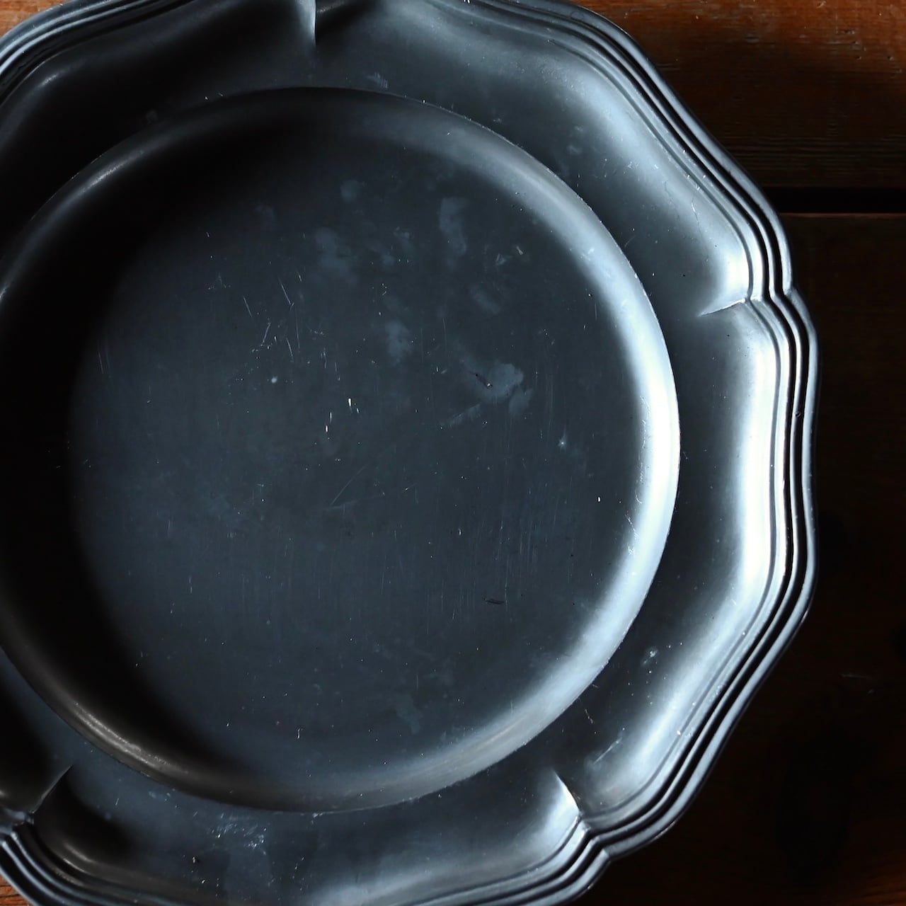 Pewter Plate / ピューター プレート〈 お皿・エタン・収納・店舗什器