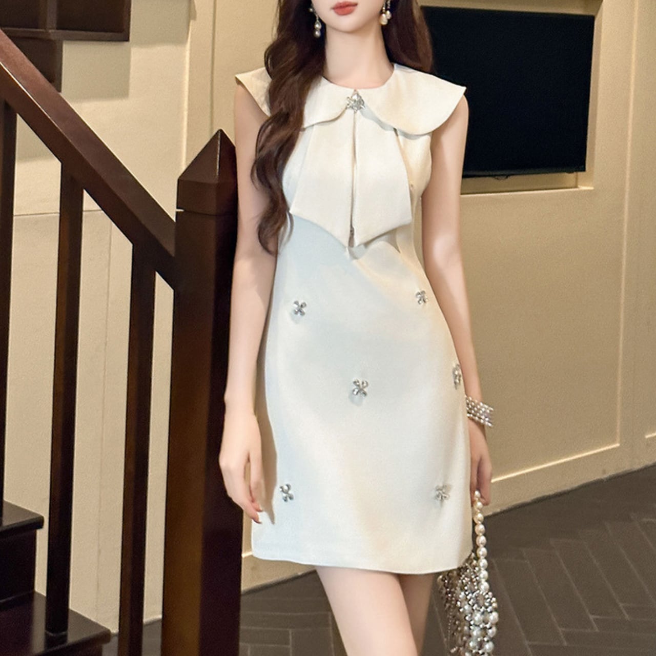 ボウタイデザイン ノースリーブAラインミニワンピース L00252