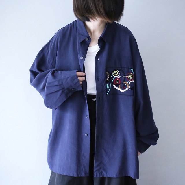 "GOOUCH" 刺繍 art design loose silhouette silk shirt