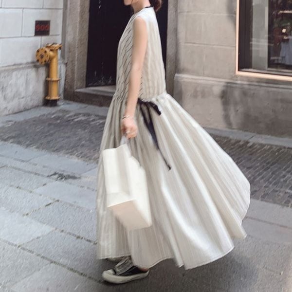 フレアワンピース マキシ丈 ノースリーブ ストライプ リボン ワンピース マキシ丈 ノースリーブ ストライプ リボン nin220901