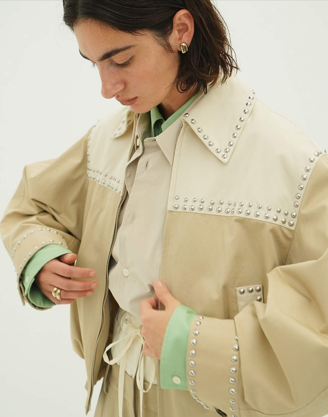 CLANE W COLOR STUDDED DRIZZLER JACKET 2色展開