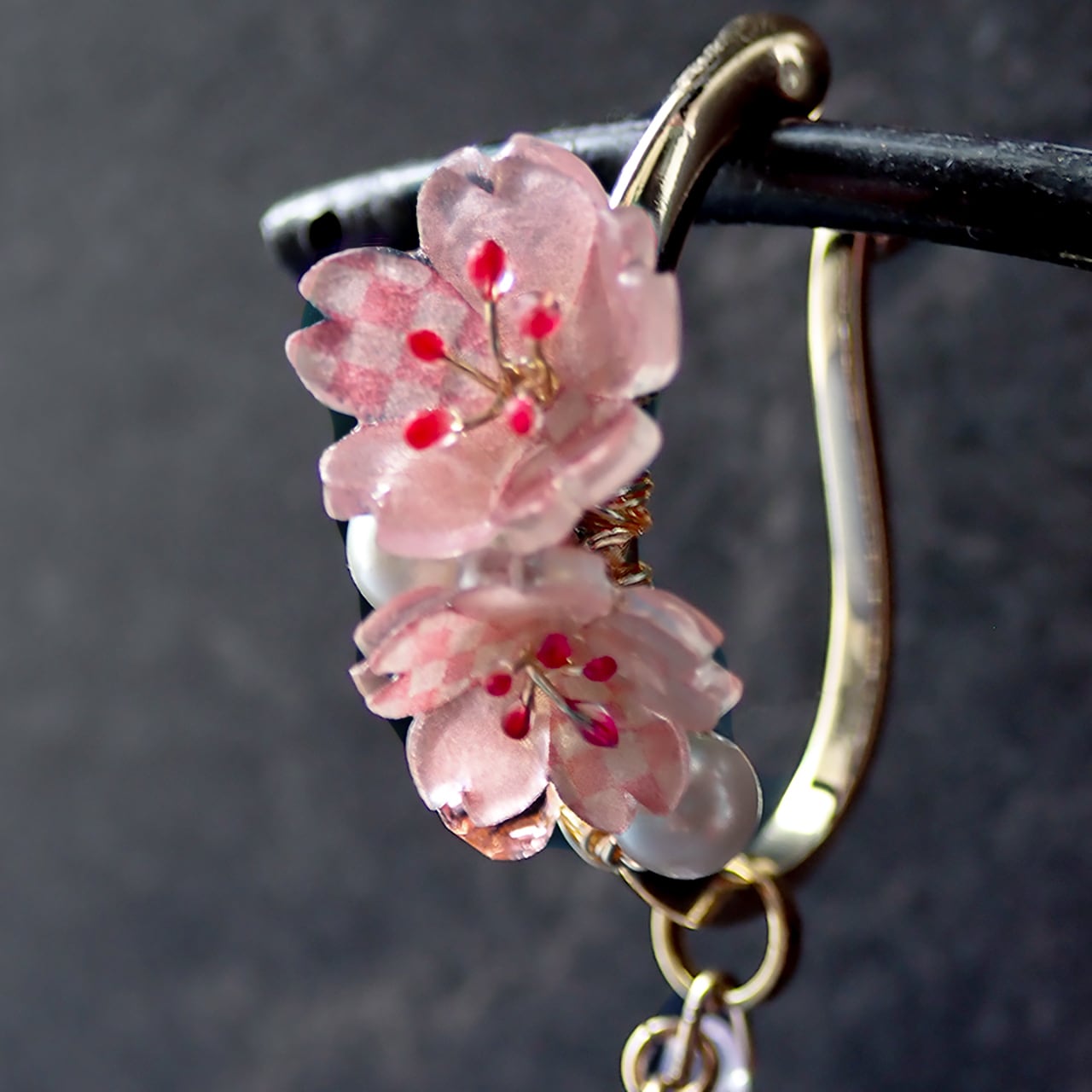 【2WAY】春風に揺れる小桜のイヤーカフ（受注生産）