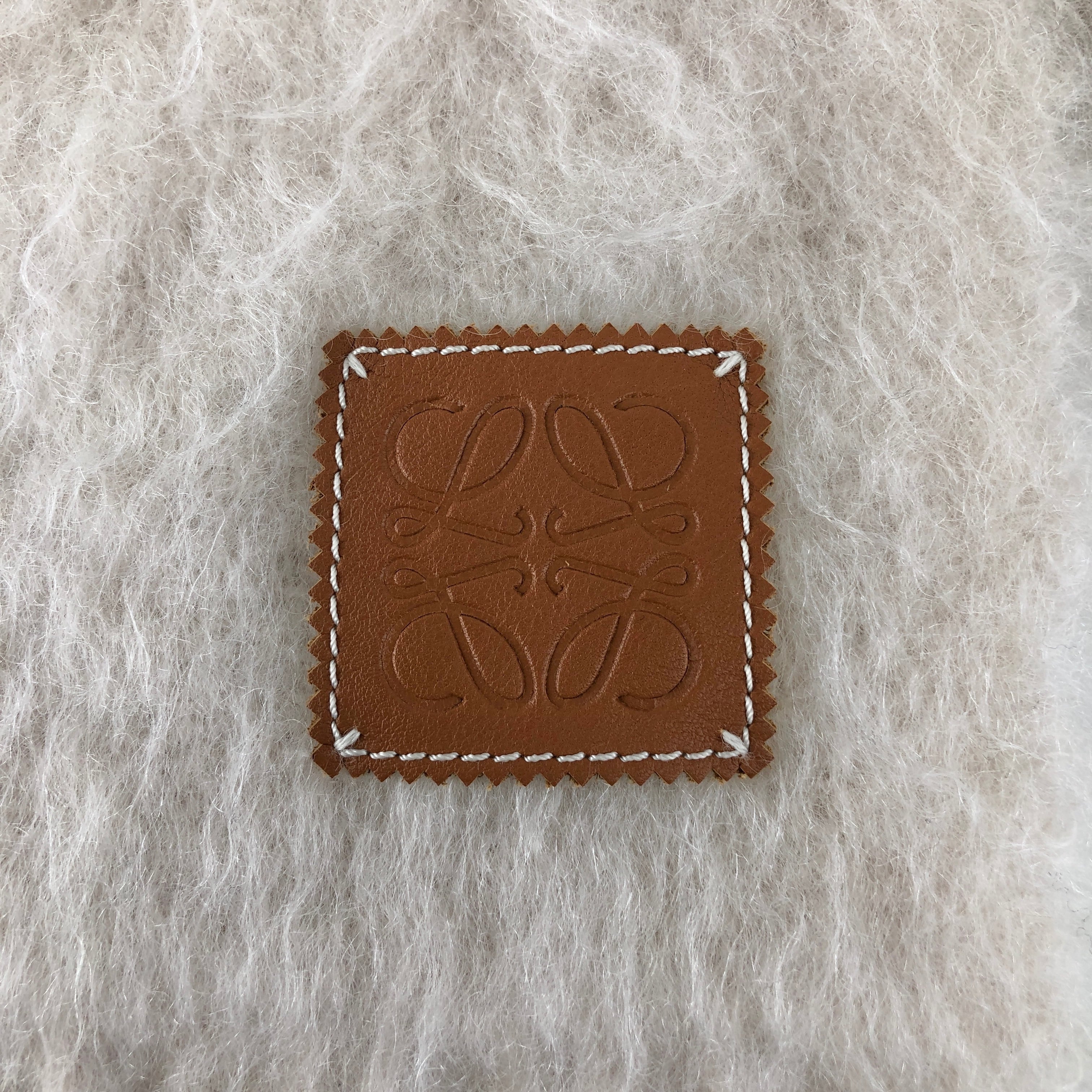 LOEWE ロエベ マフラー ベージュ アナグラム モヘア A-28003861