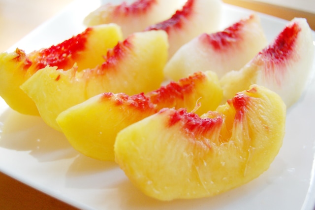 【桃】黄貴妃 3㎏(8ー10個) < 8月下旬~9月初旬頃の限定品♬> Peach "Okihi"