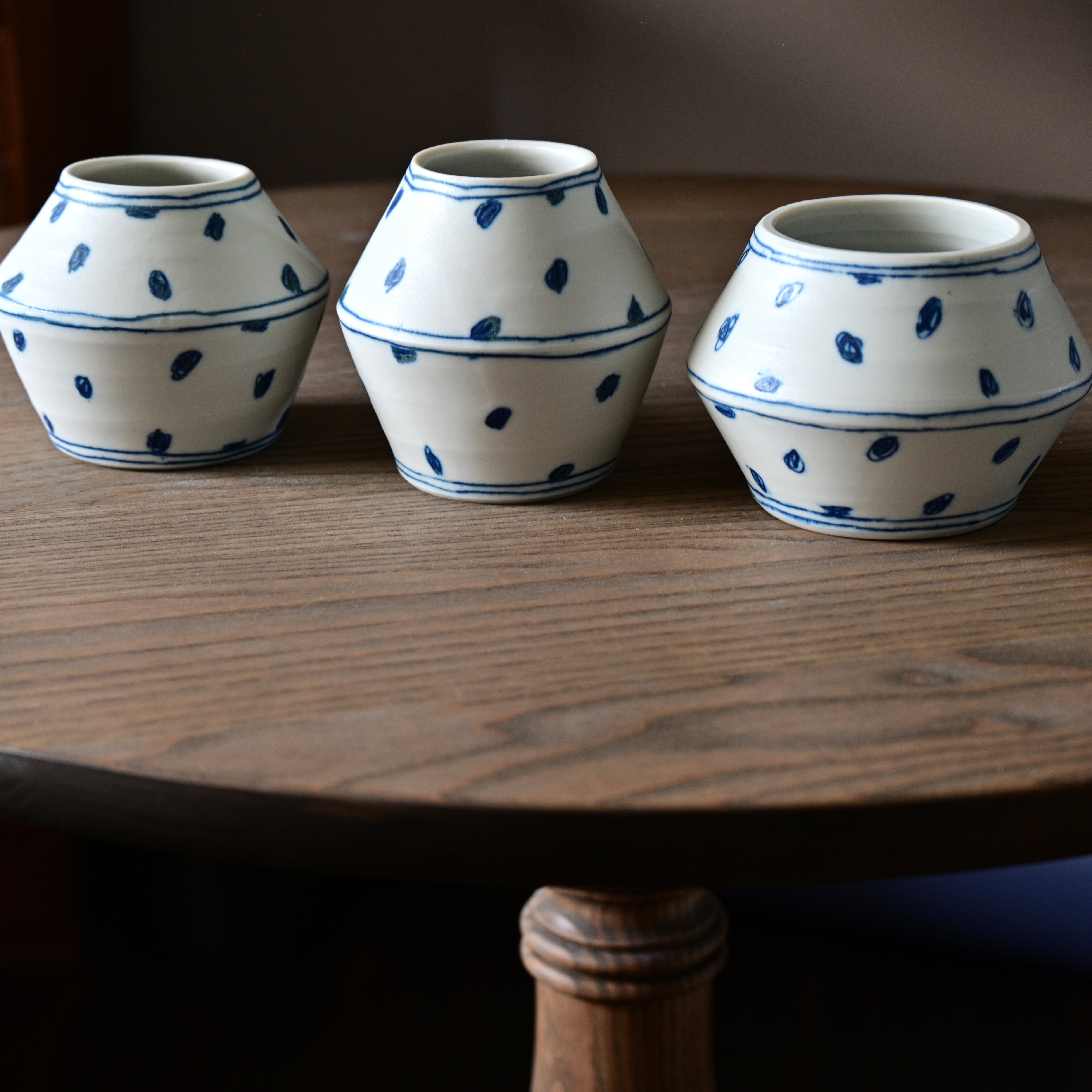 村田菜穂美作 染付花入 / Nahomi Murata Sometsuke Flower Vase